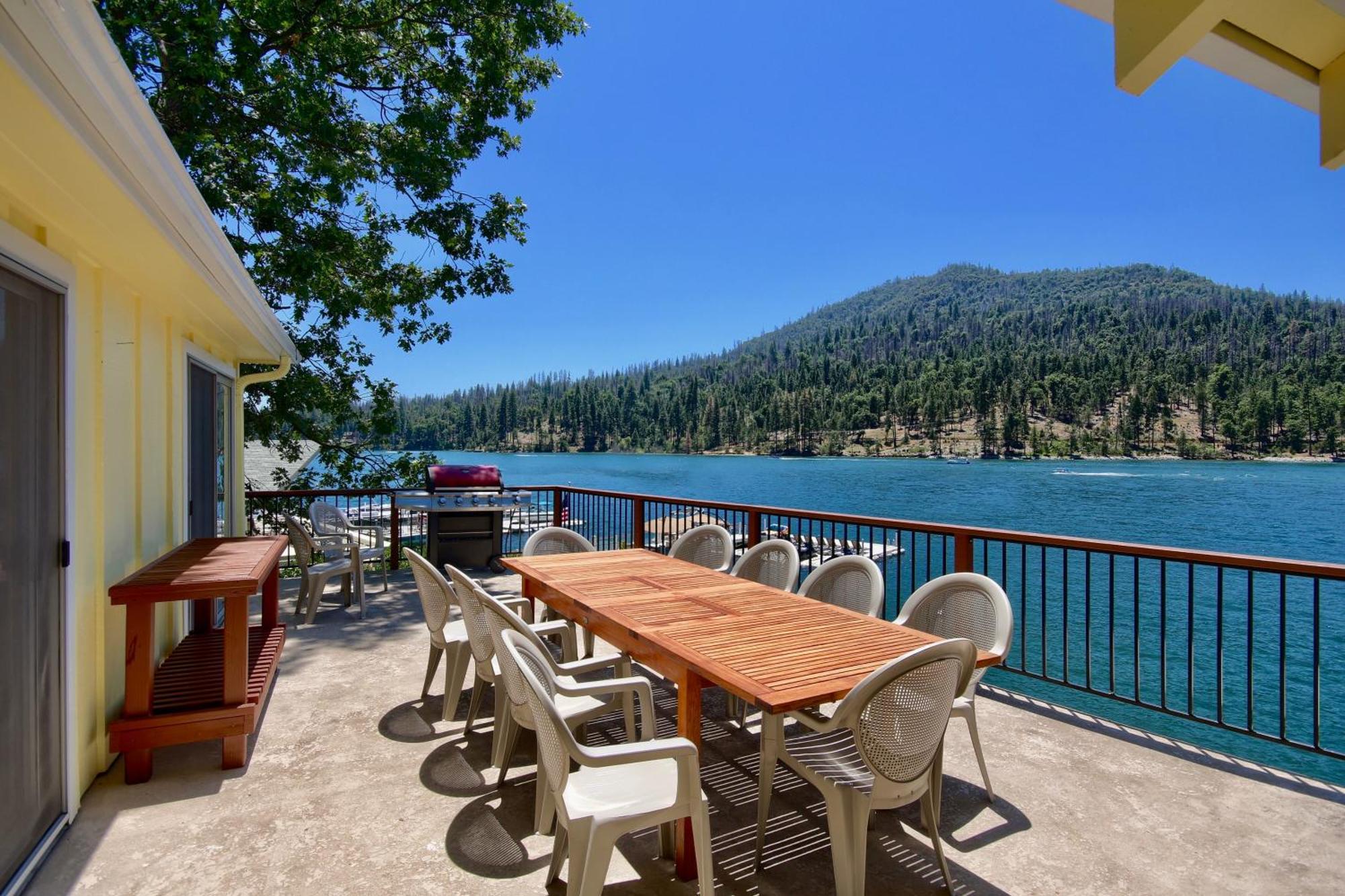 Eagles Nest At Bass Lake Near Yosemite With Boat Dock Exterior foto