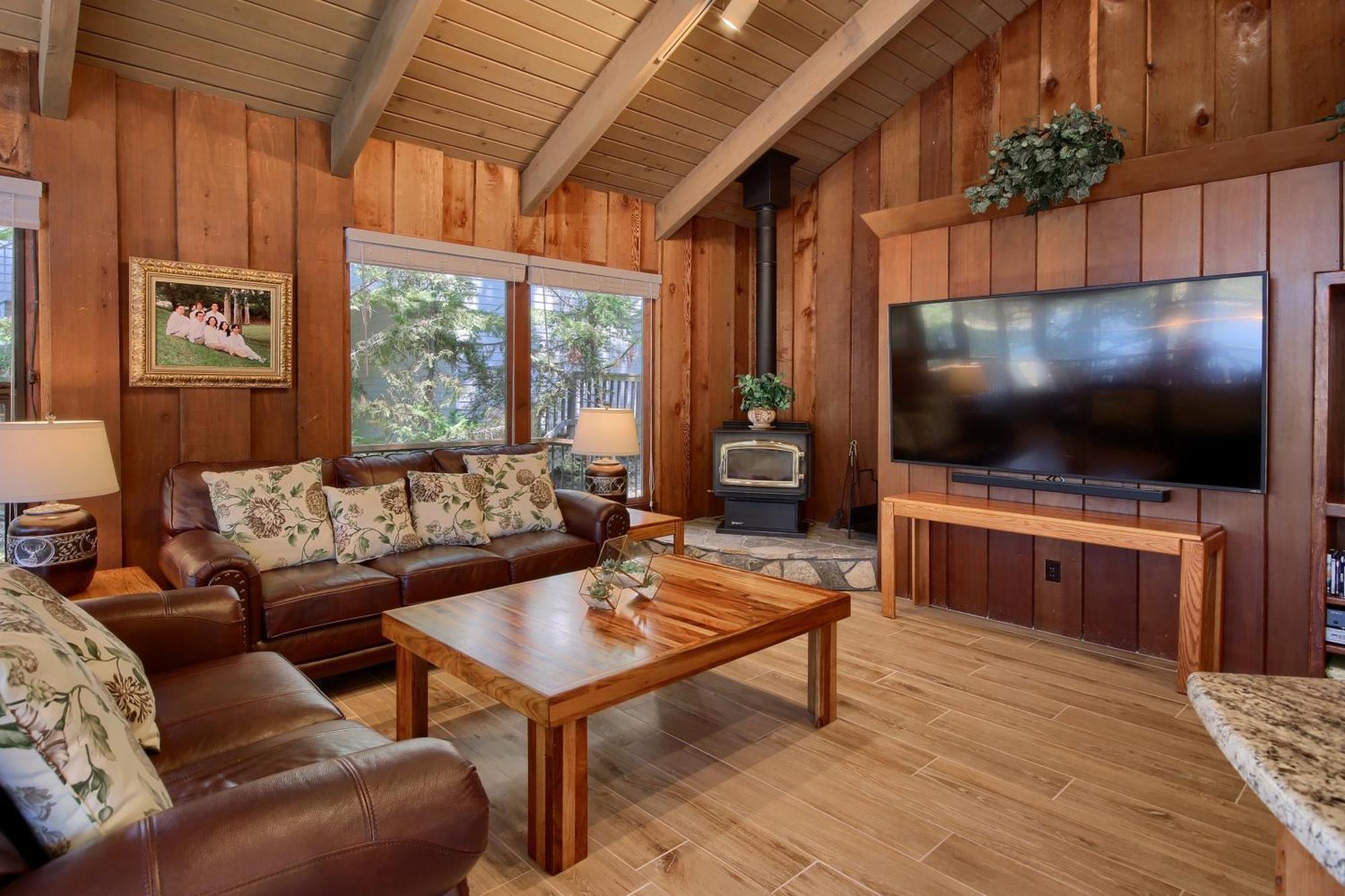 Eagles Nest At Bass Lake Near Yosemite With Boat Dock Exterior foto