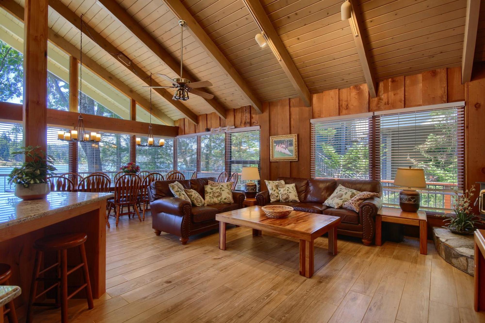 Eagles Nest At Bass Lake Near Yosemite With Boat Dock Exterior foto